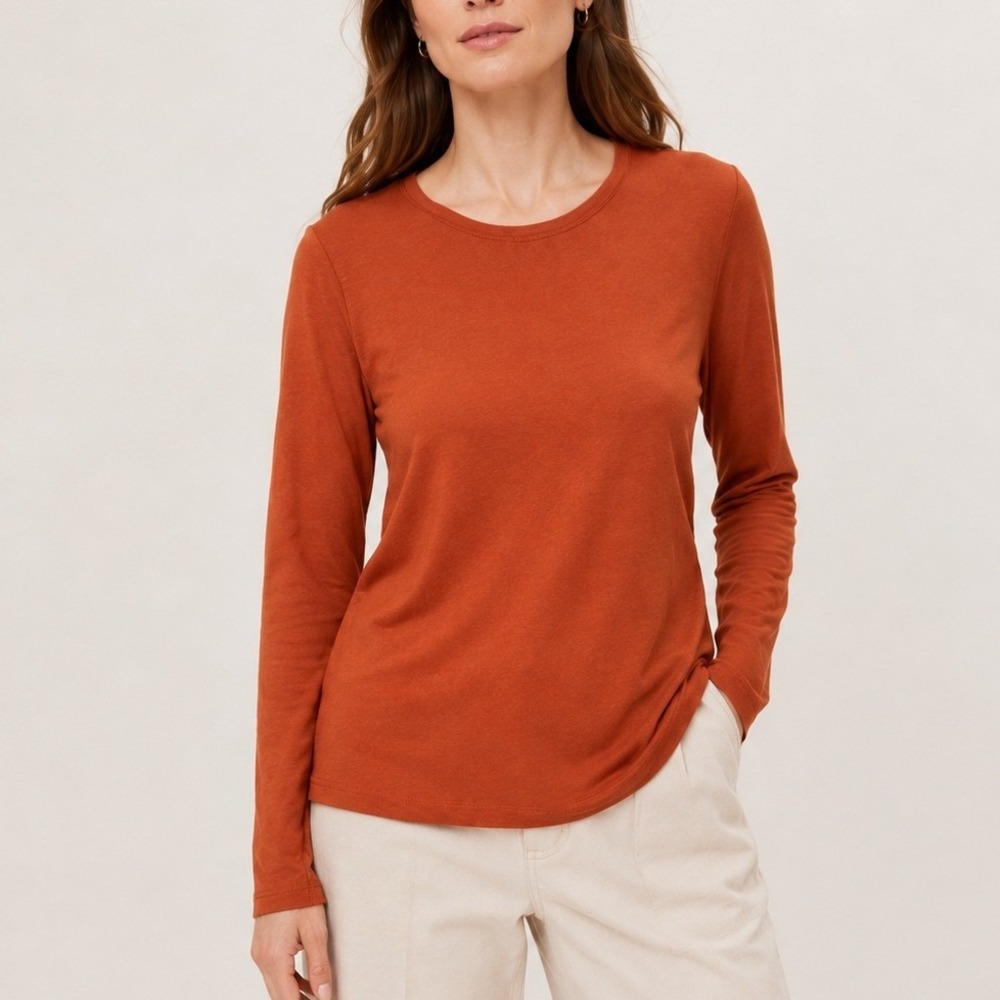 Banana Republic Womens Timeless Tee Size Large Tandoori Red Long Sleeve Crewneck